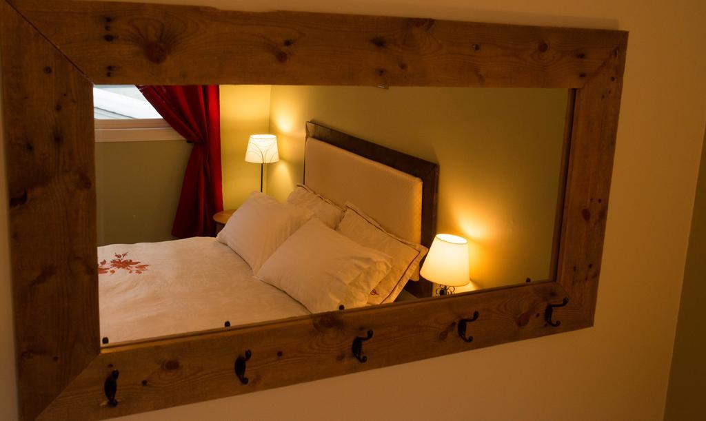 Alpenrose Revelstoke Bed&Breakfast Værelse billede