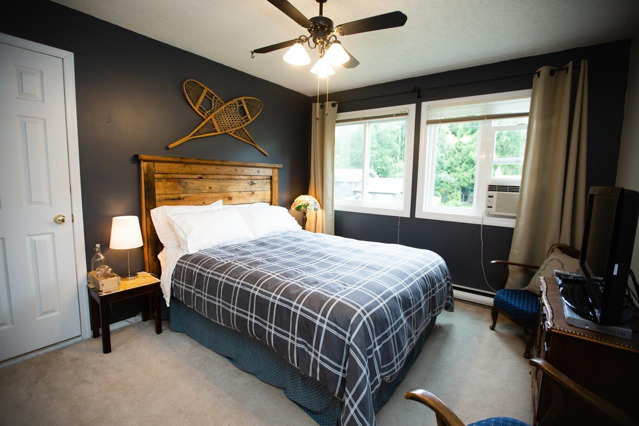 Alpenrose Revelstoke Bed&Breakfast Værelse billede